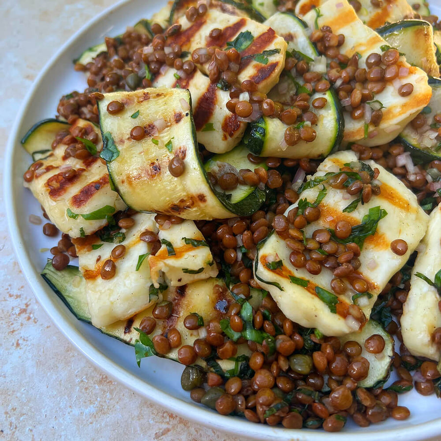 Grilled courgette and halloumi salad